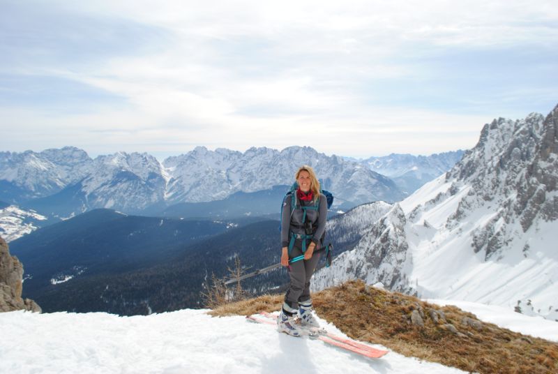 Silvia con sci d'alpinismo a Forcella Rocca da Campo