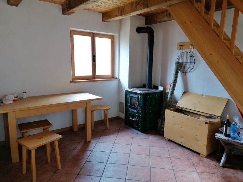 Interno del Bivacco Le Mandre