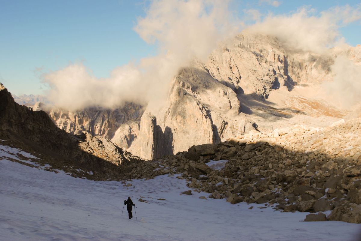 Silvia in discesa dalla Moiazza