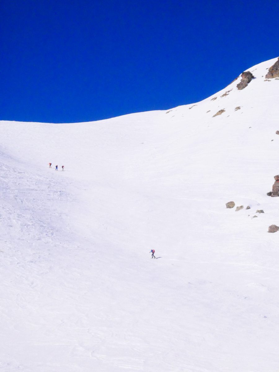 Scialpinisti oltre la Tsa del Flassin