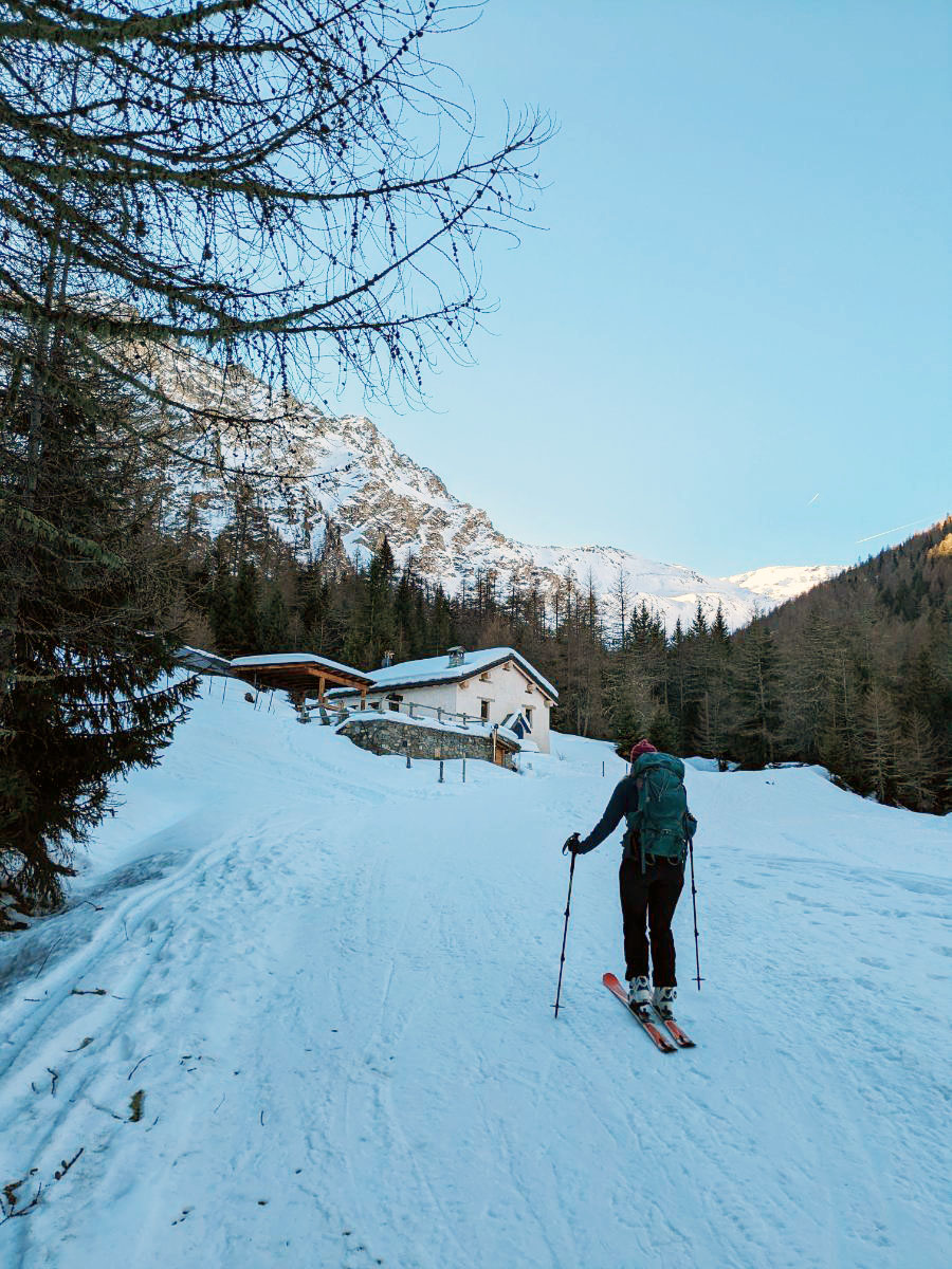 Salita per il vallone di Flassin