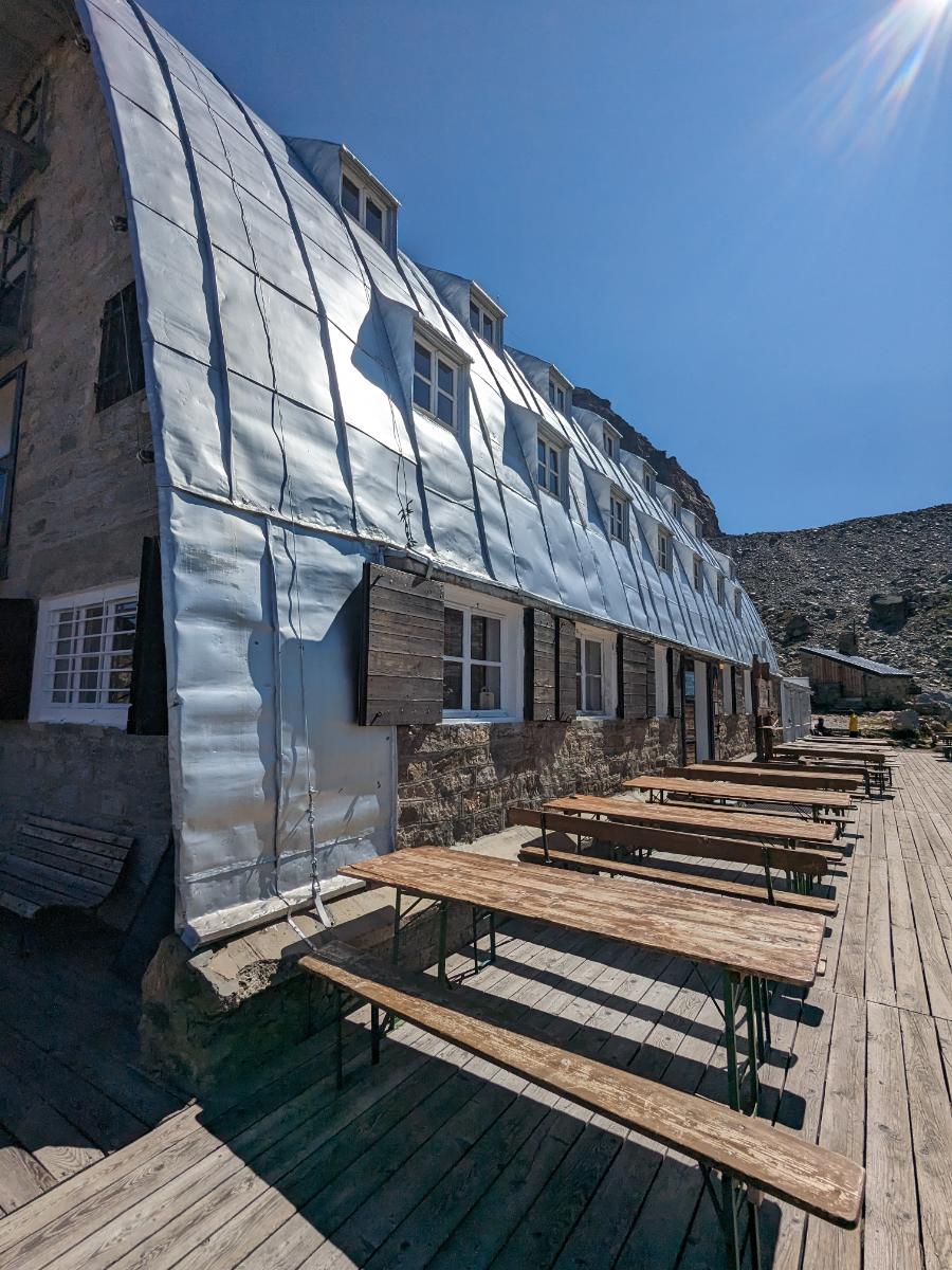 Rifugio Vittorio Emanuele II sul Gran Paradiso
