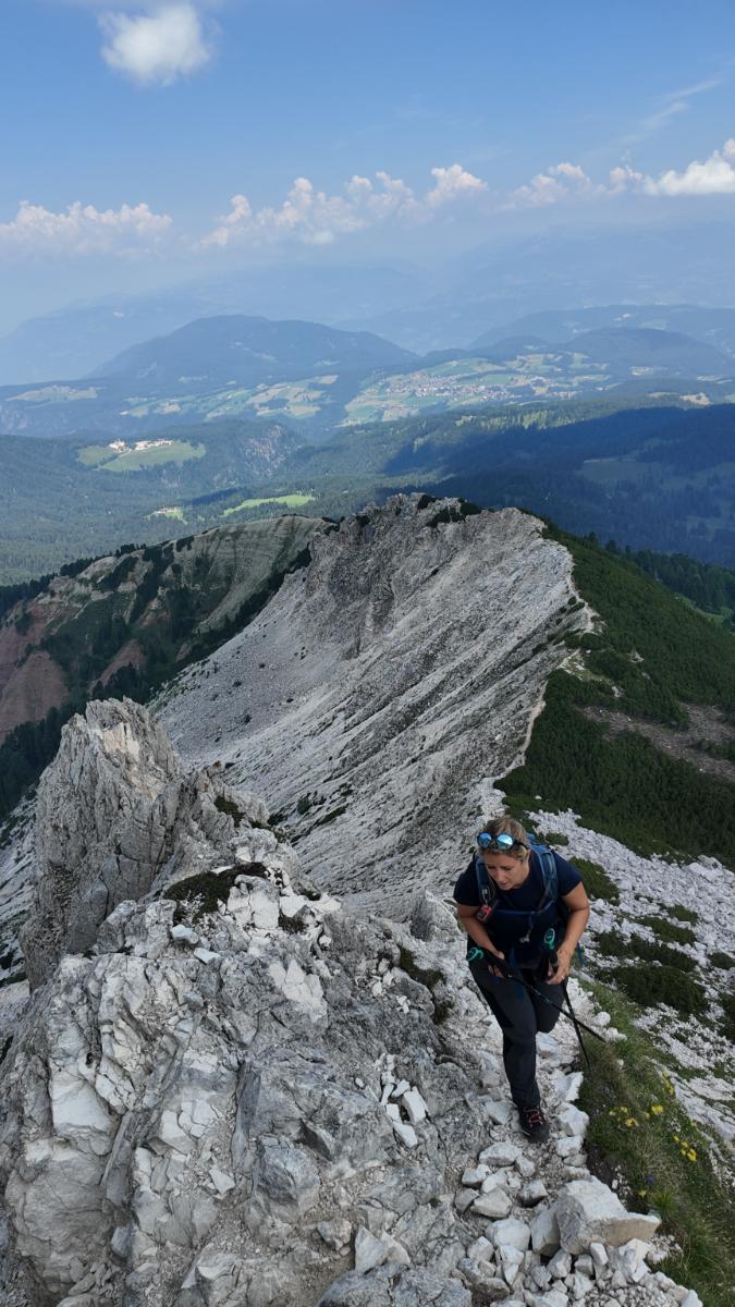 Silvia verso la cima del Corno Bianco